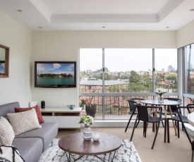 Waterside Mosman Bay Apartment w Stunning Views