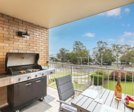 10 'Teramby Court' 104 Magnus Street - in Nelson Bay CBD with water views and WIFI