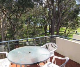 13' Mistral Court', 17 Mistral Close - walk across to Little Beach!