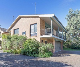 2 'Plattens' 15 Kurrawa Close - great duplex so close to the water