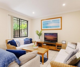 2/11a Christmas Bush Avenue - fantastic townhouse close to Dutchies Beach