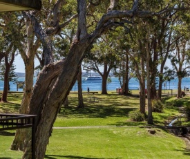 28 'Bay Parklands', 2 Gowrie Ave - pool, tennis + stunning views
