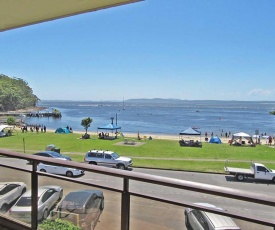 3 'Collendina', 19 Kurrawa Close - position and water views - WOW