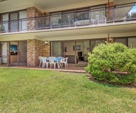 56 'Bay Parklands', 2 Gowrie Ave - ground floor, air conditioned & Foxtel