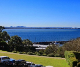 6 'Portofino', 7 Laman Street - Superb Water Views and only 1 minute walk into the heart of town