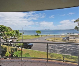 7 'Florentine' 11 Columbia Close - air conditioned unit with fantastic views of Little Beach