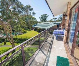 73 'Bay Parklands', 2 Gowrie Avenue - solar heated pool, spa, tennis court & views