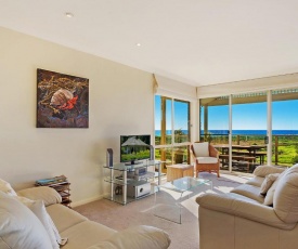 Beach Breakers Apartment - Stunning Views