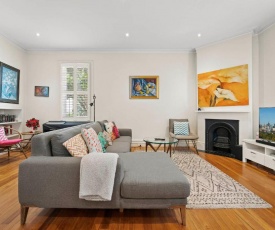 Light Filled, Charming Townhouse in Paddington