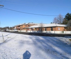 Snowgate Motel + Apartments