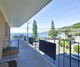 5 'SHOAL TOWERS', 11 SHOAL BAY RD - FANTASTIC LOCATION WITH WATER VIEWS