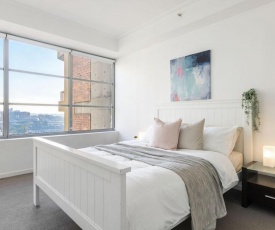 A Modern 2BR Apt with a Gorgeous View Over Darling Harbour