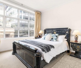 A Spacious & Cozy Apt for 6 Next to Darling Harbour