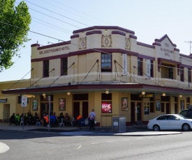 Sir Joseph Banks Hotel