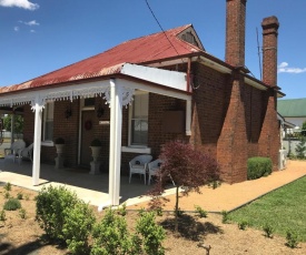 Woodstock Cottage