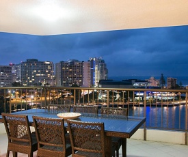 Seascape Apartments Unit 1201 - Luxury apartment with views of the Gold Coast and Hinterland