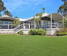 Akarana Beach House :: Jervis Bay Rentals