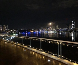 Luxury Penthouse 180Degree waterview PRIVATE DECK Sydney Olympic Park