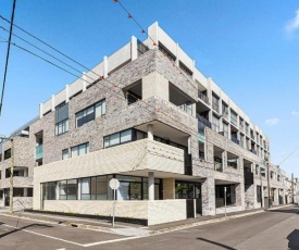 Bright Terrace Unit Next to Chapel St Dining