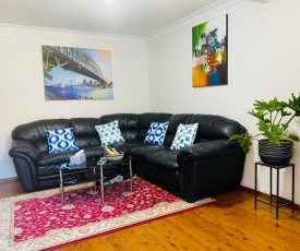 Spacious Townhouse in Wollongong CBD, close to North Gong beach